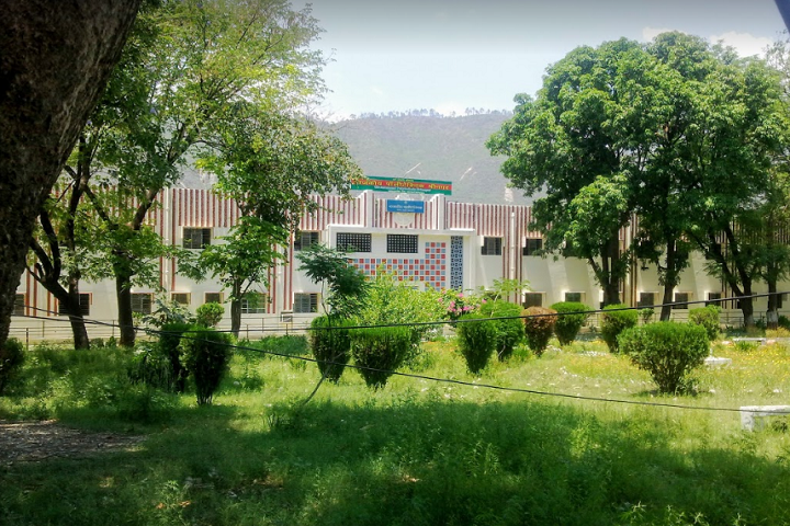 https://cache.careers360.mobi/media/colleges/social-media/media-gallery/12172/2019/2/28/Campus-View of Government Polytechnic Srinagar Garhwal_Campus-View.jpg